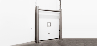 Cold storage vertical lift door